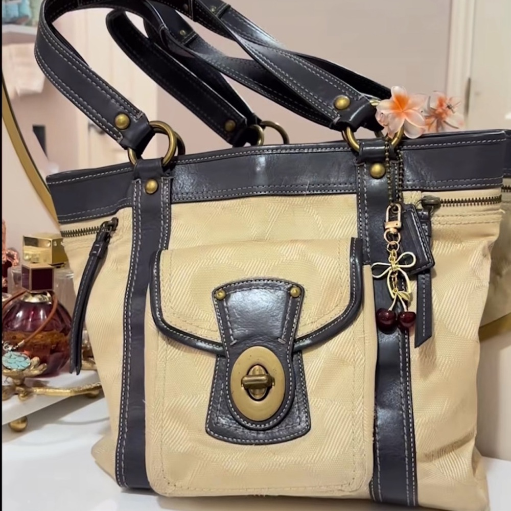 💛SOLD💛